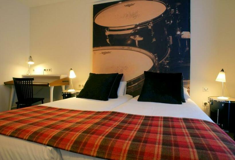 スーペリアールーム, Du Triangle D Or