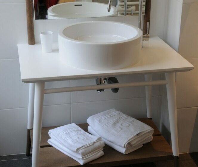 スタンダードシングルルーム, Du Triangle D Or