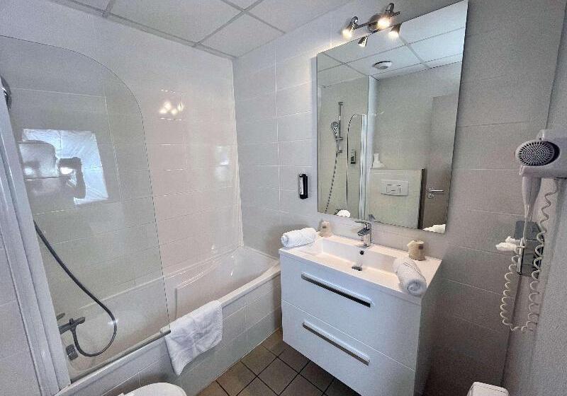 家庭间, Best Western Voiron Centre