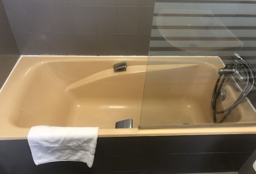 컴포트 룸, Logis Hotel De La Corniche