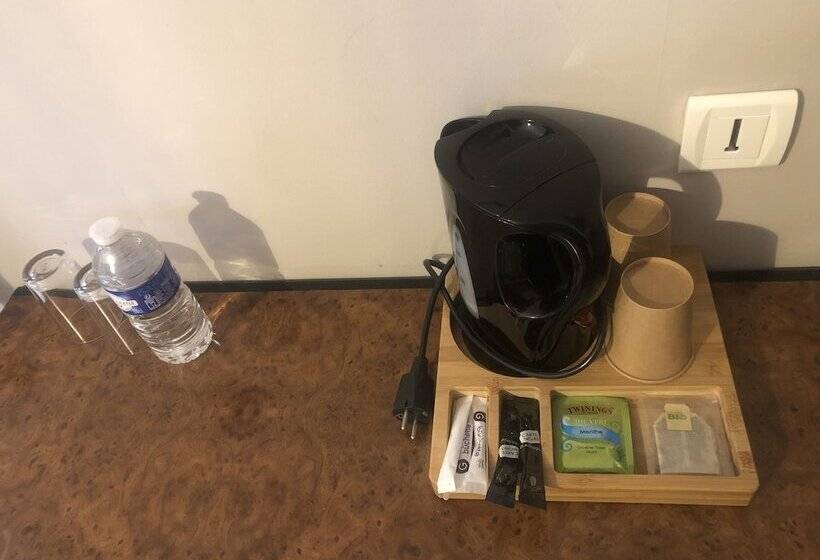 اتاق راحتی, Logis Hotel De La Corniche