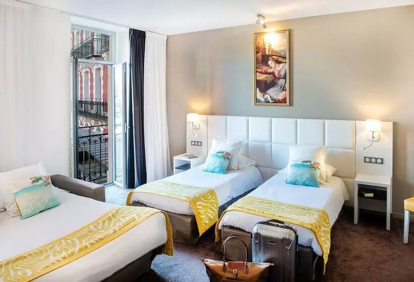 Superior Kolmen Hengen Huone, Grand Hôtel Gallia & Londres Spa