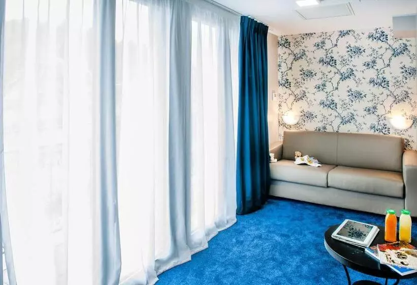 Deluxe Kolmen Hengen Huone, Grand Hôtel Gallia & Londres Spa