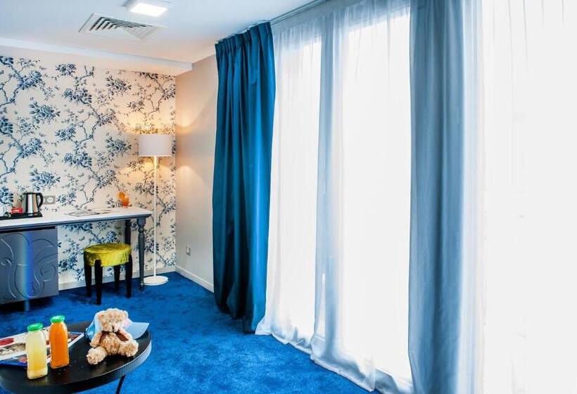 اتاق لوکس سه تخته, Grand Hôtel Gallia & Londres Spa