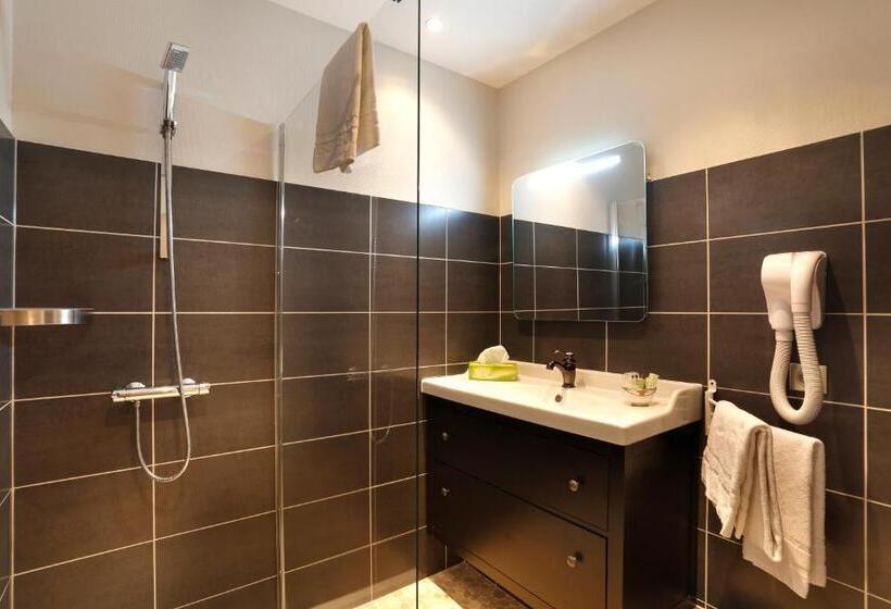 غرفة قياسية, Le Roncevaux