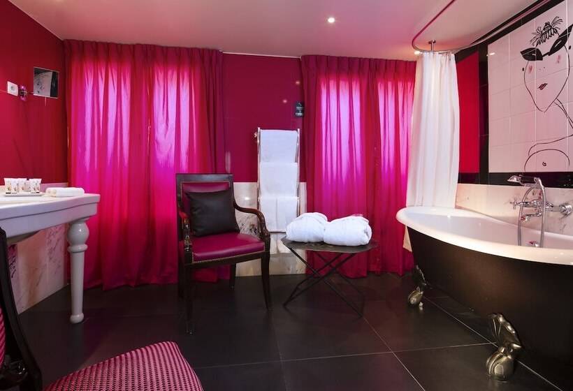 سوییت, Les Dames Du Pantheon