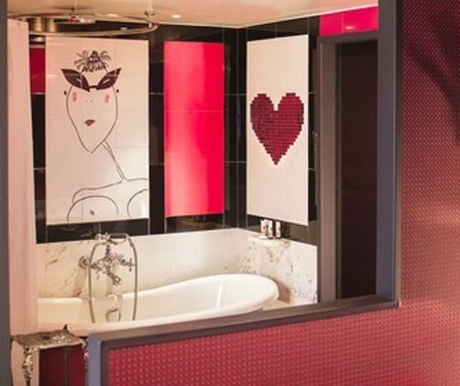 سوییت جونیور, Les Dames Du Pantheon