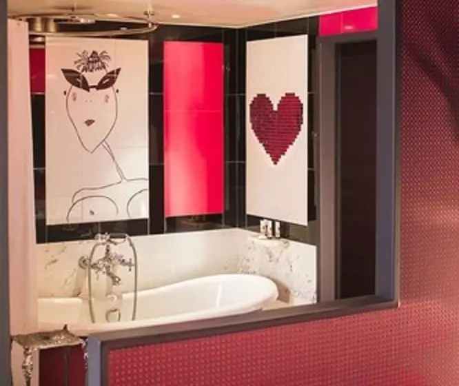 Suite Junior, Les Dames Du Pantheon