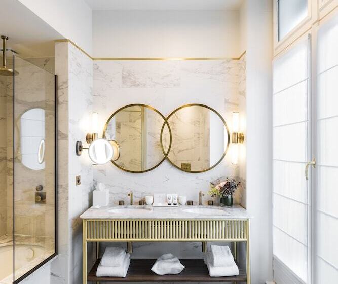 Chambre Deluxe, Grand Powers