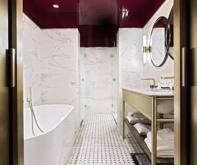 Suite, Grand Powers