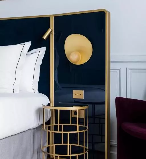 Deluxe Kamer, Grand Powers