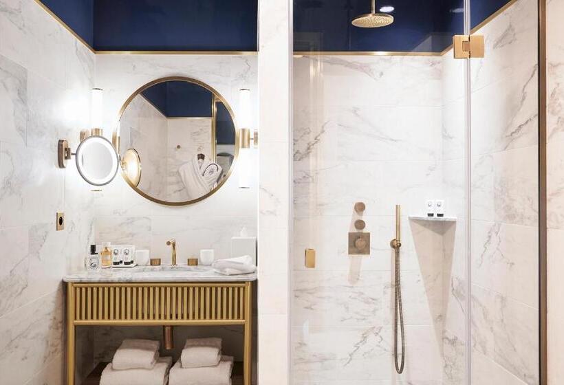 Chambre Supérieure avec Balcon, Grand Powers