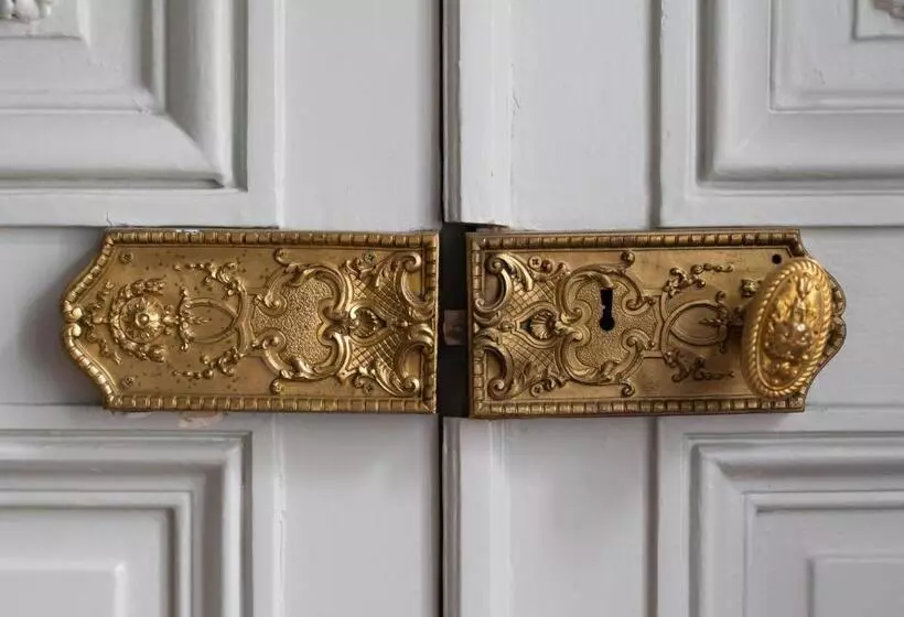 Suite, Grand Powers