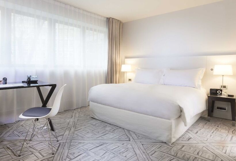 スーペリアールーム, La Maison Champs Elysees