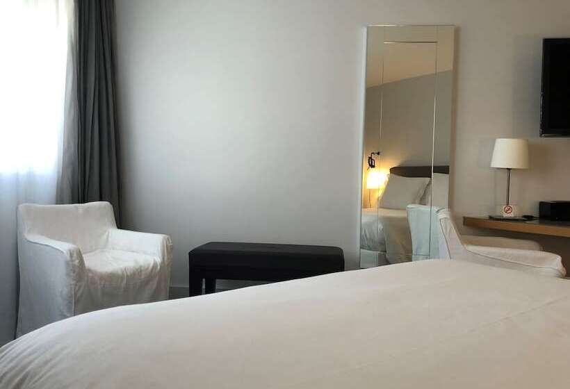 スーペリアールーム, La Maison Champs Elysees