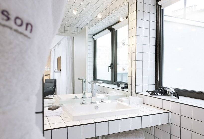 ジュニアスイート, La Maison Champs Elysees