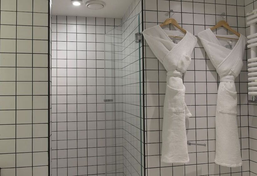 ジュニアスイート, La Maison Champs Elysees