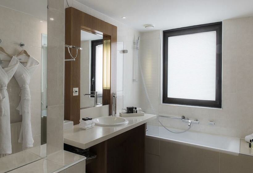 Полулюкс, La Maison Champs Elysees