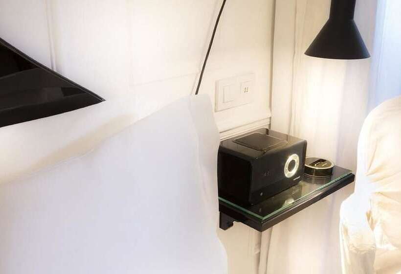 Номер Deluxe, La Maison Champs Elysees