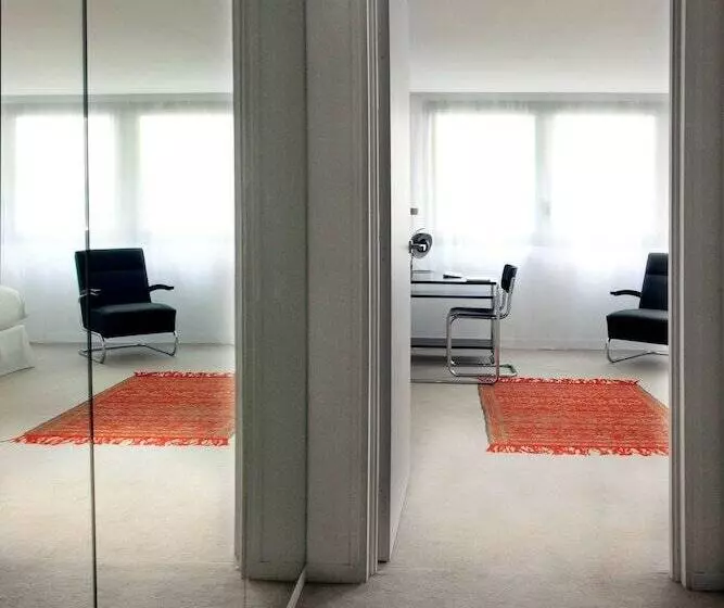 ジュニアスイート, La Maison Champs Elysees