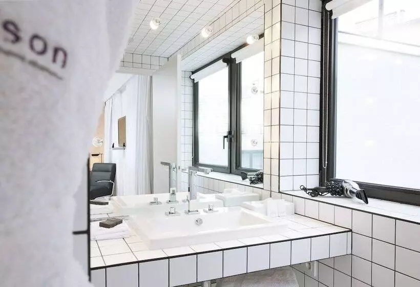 スイート, La Maison Champs Elysees
