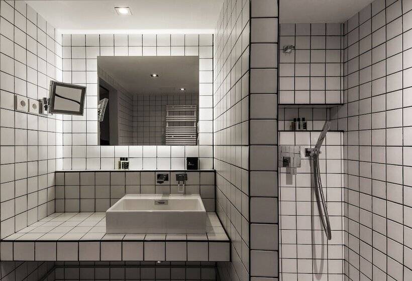 Номер Deluxe, La Maison Champs Elysees
