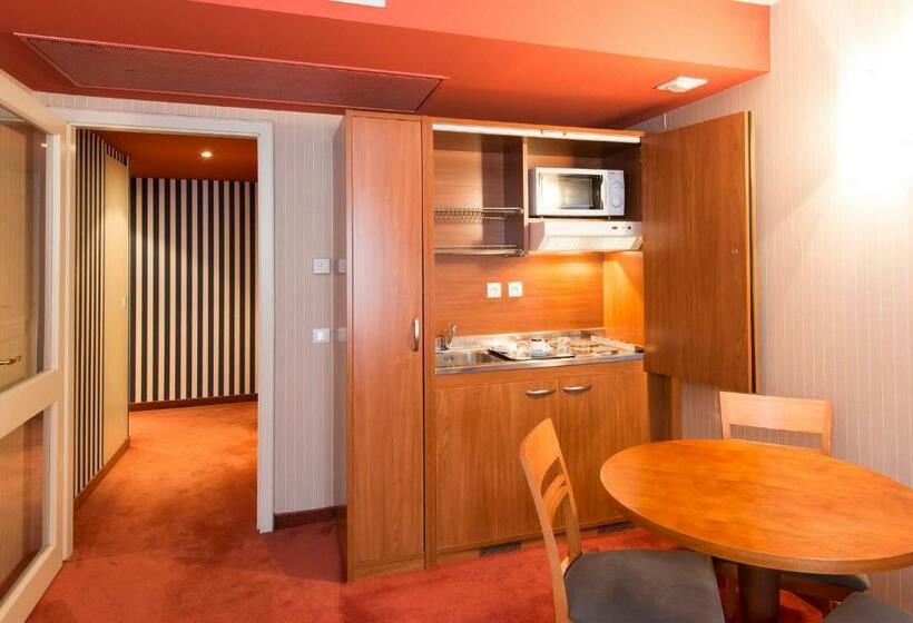 غرفة قياسية, Le Jeansebastien Bach