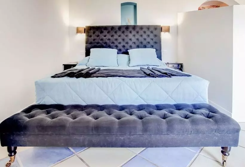سوییت جونیور, Le Roc E Fiori Hotel Teritoria