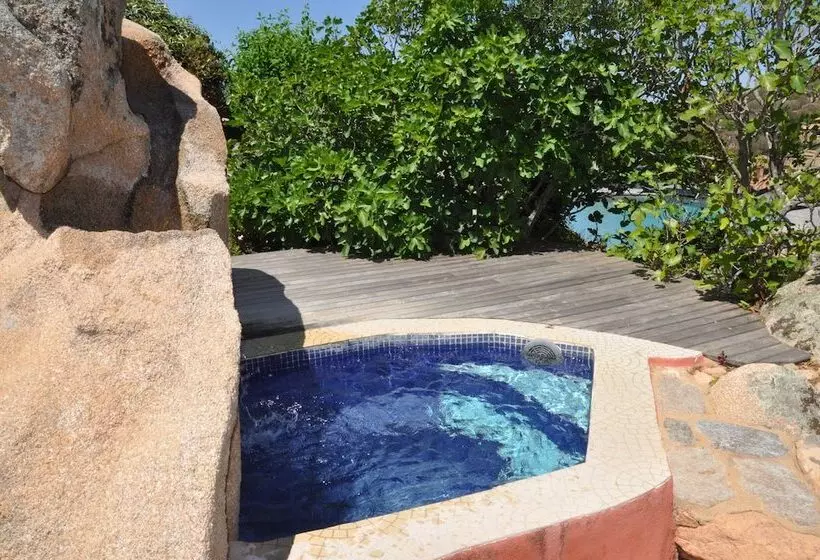 سوییت, Le Roc E Fiori Hotel Teritoria