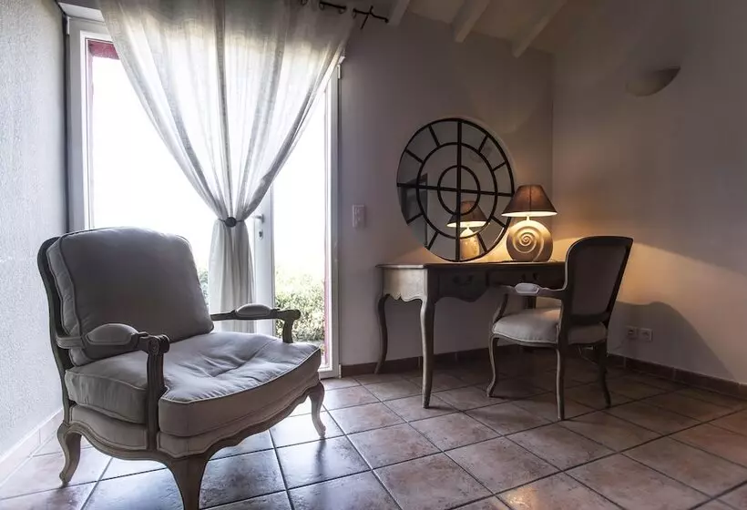 سوییت, Le Roc E Fiori Hotel Teritoria