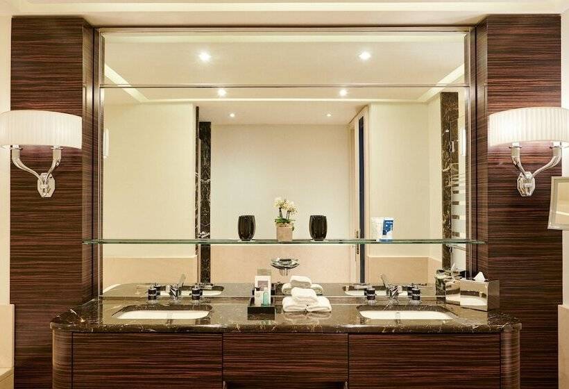 シティビュースイート, Prince De Galles, A Luxury Collection Hotel, Paris