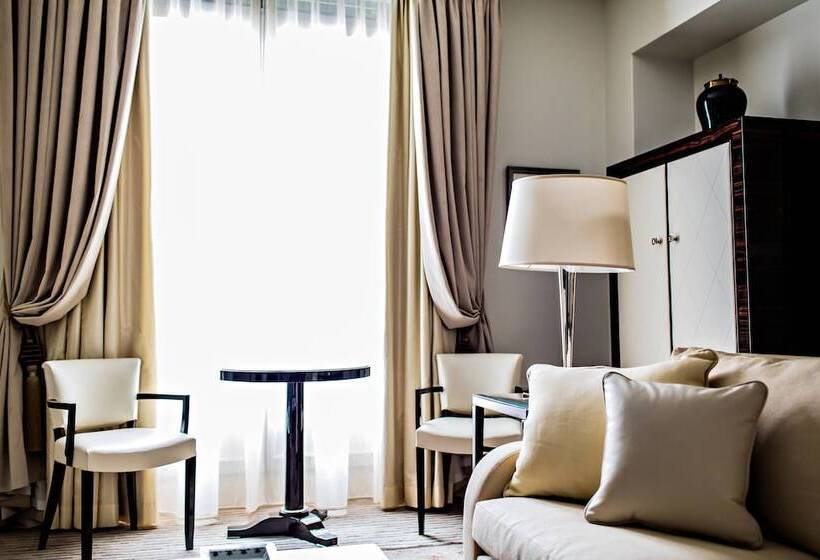 シティビュースイート, Prince De Galles, A Luxury Collection Hotel, Paris