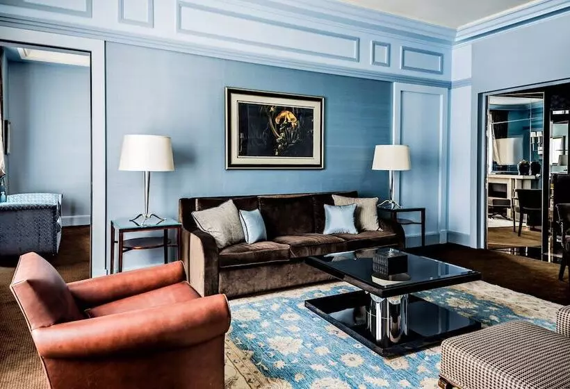 مجموعه ویستا شهر, Prince De Galles, A Luxury Collection Hotel, Paris