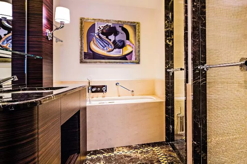 سوییت, Prince De Galles, A Luxury Collection Hotel, Paris