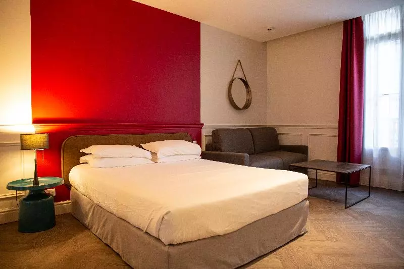 Quarto Familiar, Royal