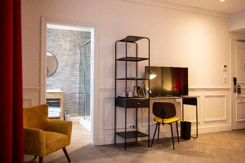 Quarto Familiar, Royal