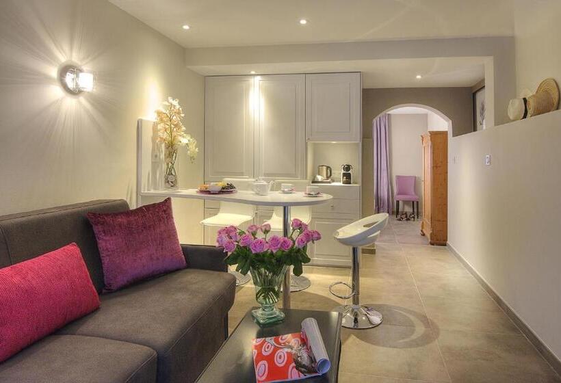 经济型家庭间, La Bastide De L'oliveraie