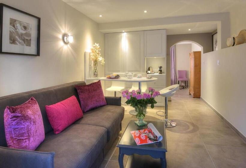 经济型家庭间, La Bastide De L'oliveraie