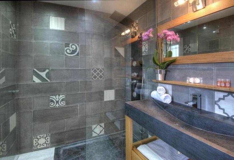 经济型家庭间, La Bastide De L'oliveraie