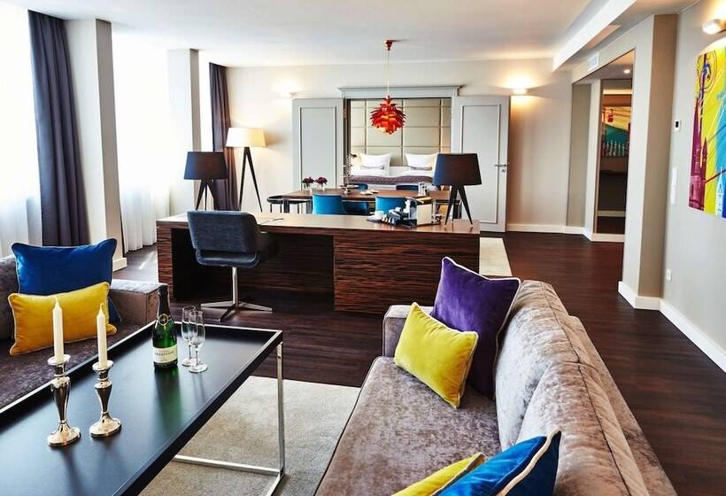 套房, Steigenberger Hotel Köln