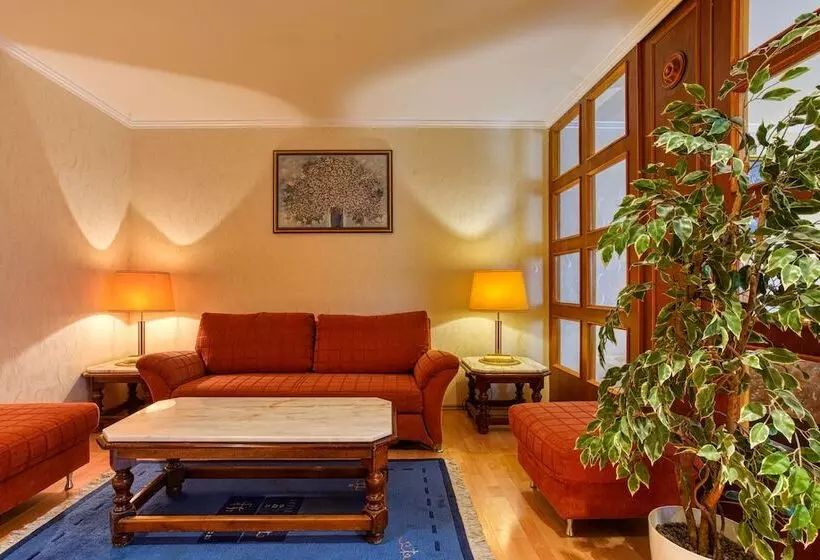 Quarto Quádruplo Standard, Ff&e Hotel Bavaria