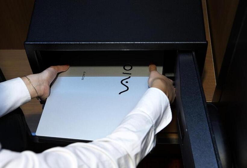 클럽 룸 킹침대, Crowne Plaza Athens City Centre, An Ihg