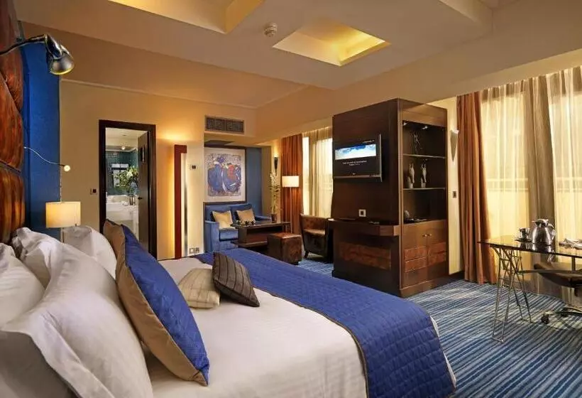 キングサイズベッドのジュニアスイート, Crowne Plaza Athens City Centre, An Ihg