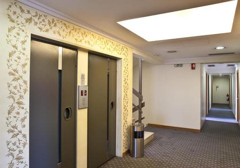 标准单人间, Crystal City