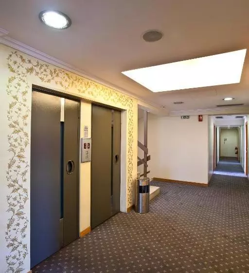 اتاق استاندارد یک نفره, Crystal City