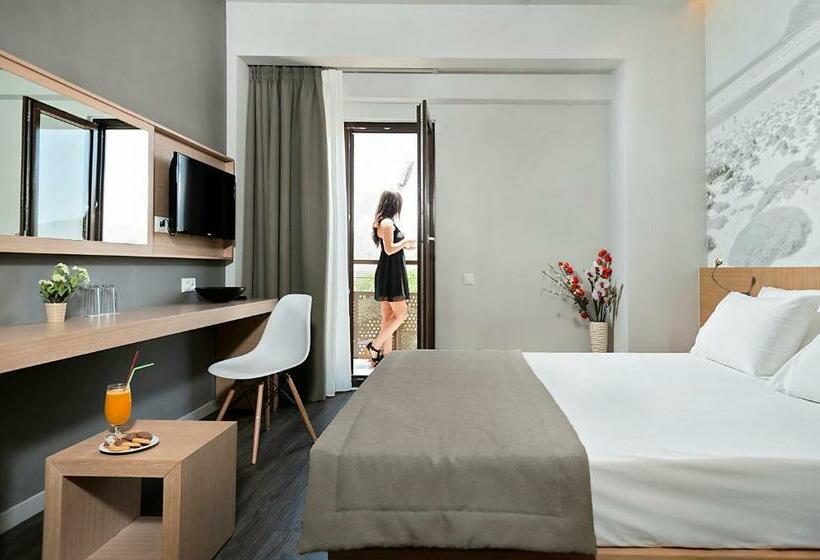 スーペリアールーム, Kriti