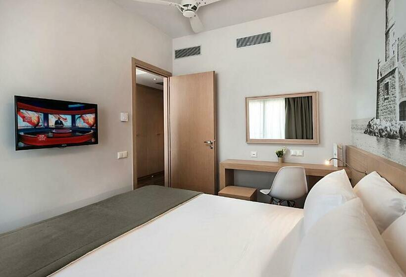 オーシャンビュースイート, Kriti