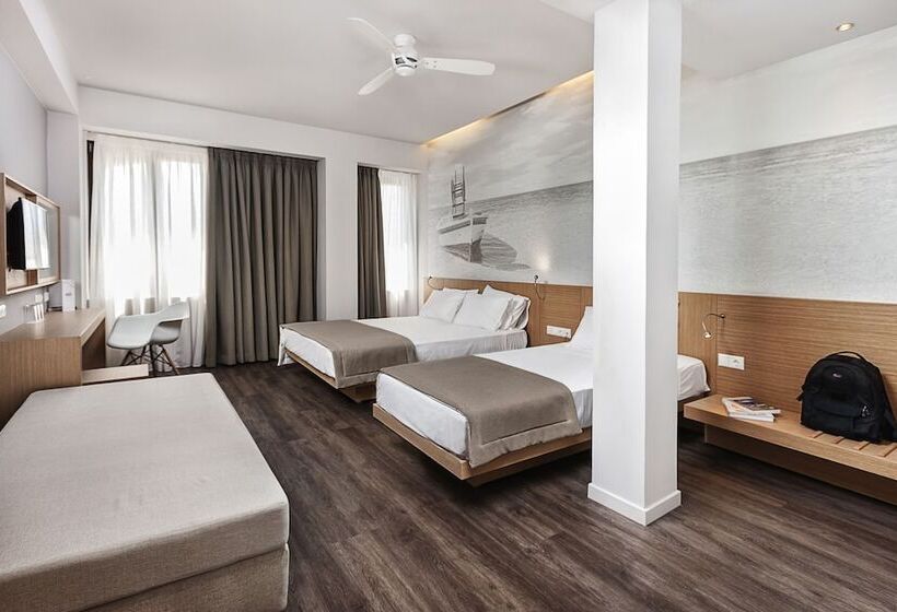 スタンダード4人部屋, Kriti