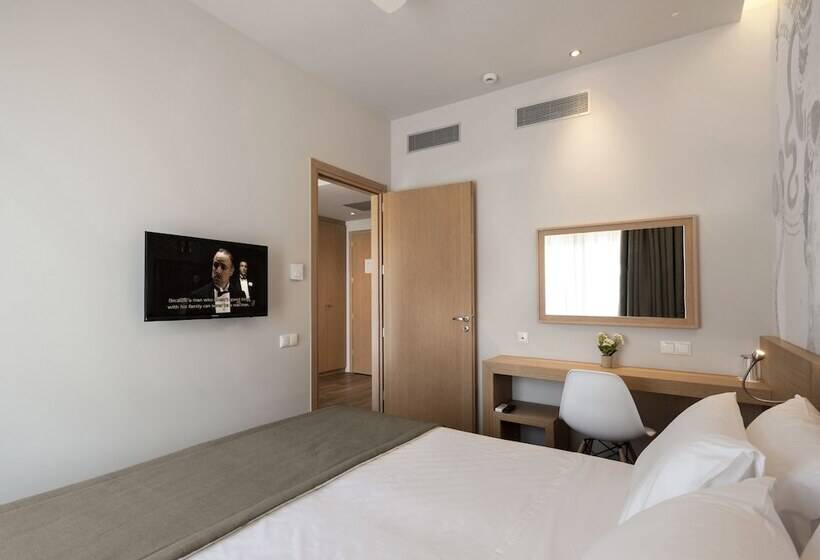 オーシャンビュースイート, Kriti