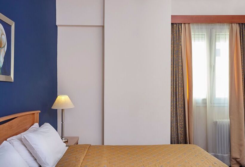 חדר סטנדרט מקשר, Lucy